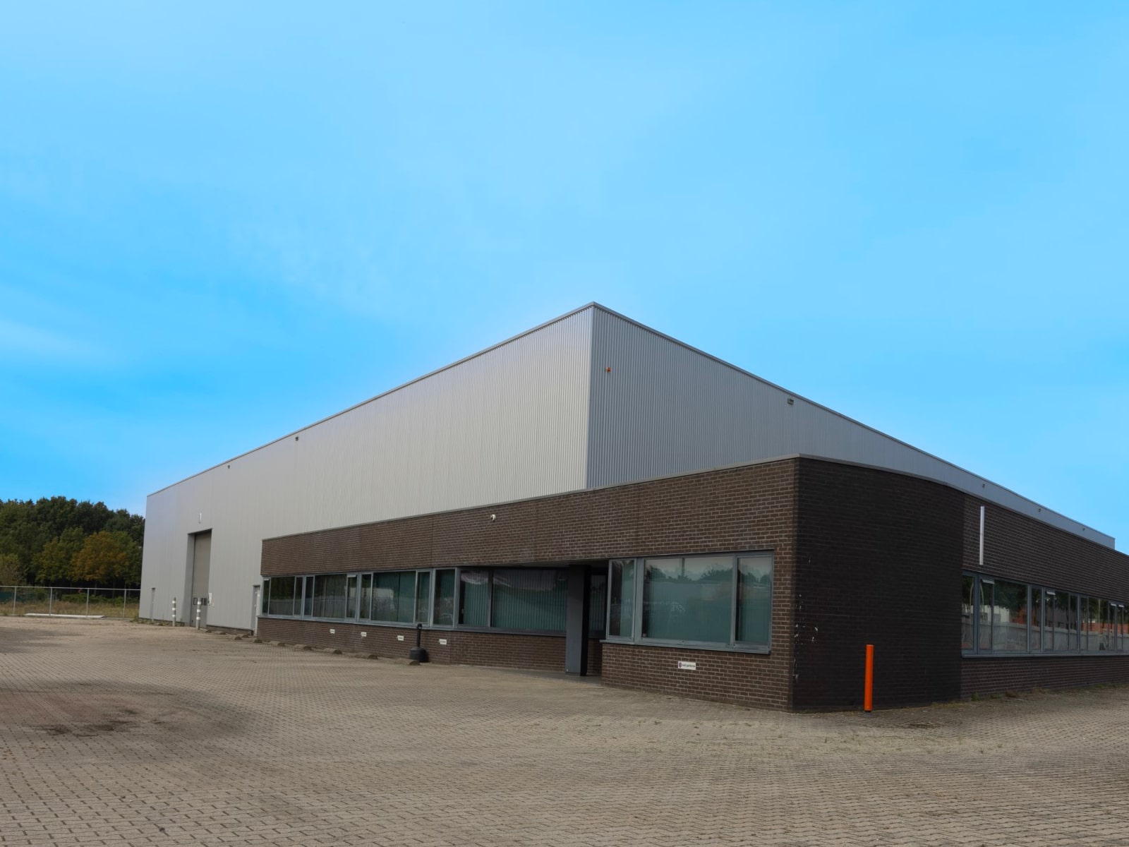 Neue Fabrik und Bürogebäude ab 1er Januar 2024